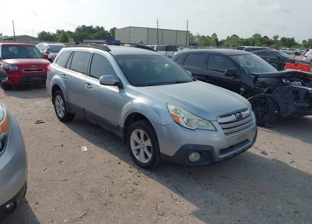 2013 SUBARU Outback
