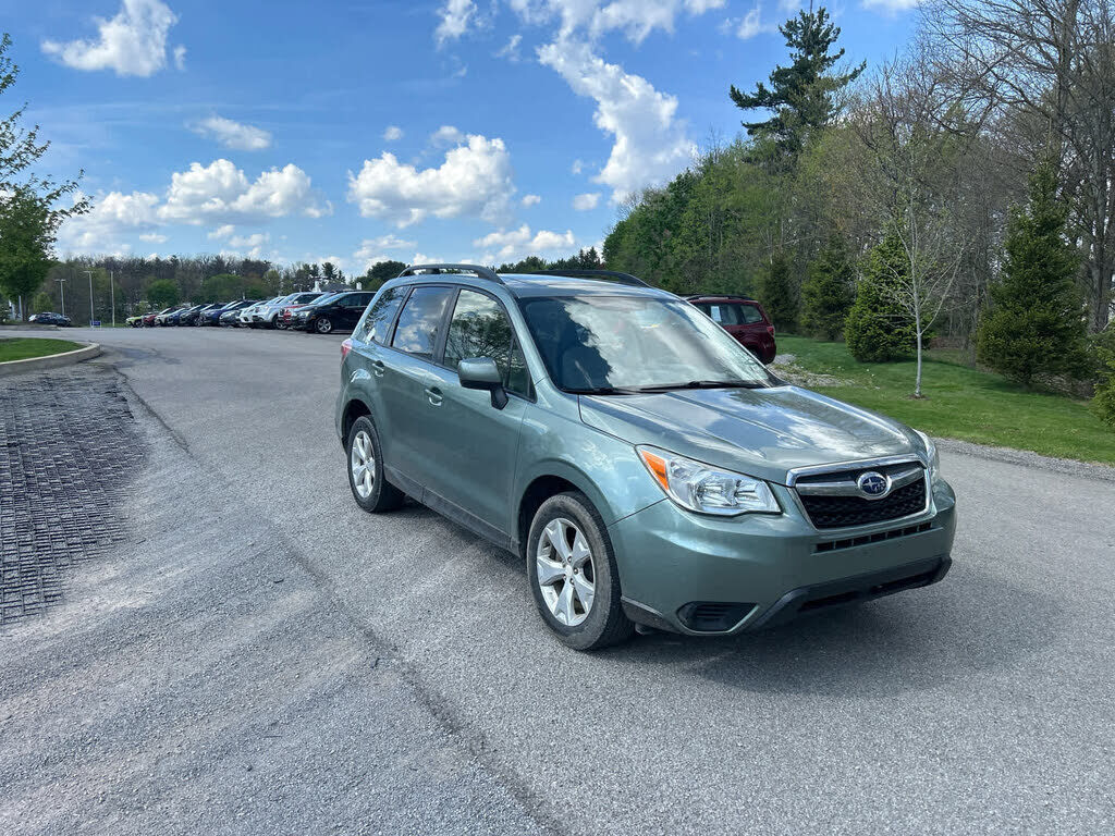 2016 SUBARU Forester