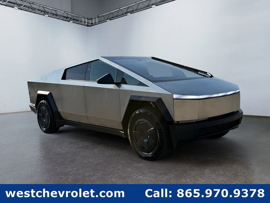 2025 TESLA Cybertruck