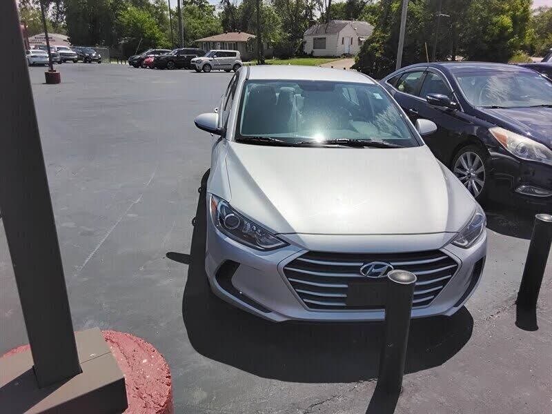 2017 HYUNDAI Elantra