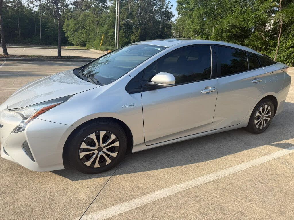 2016 TOYOTA PRIUS