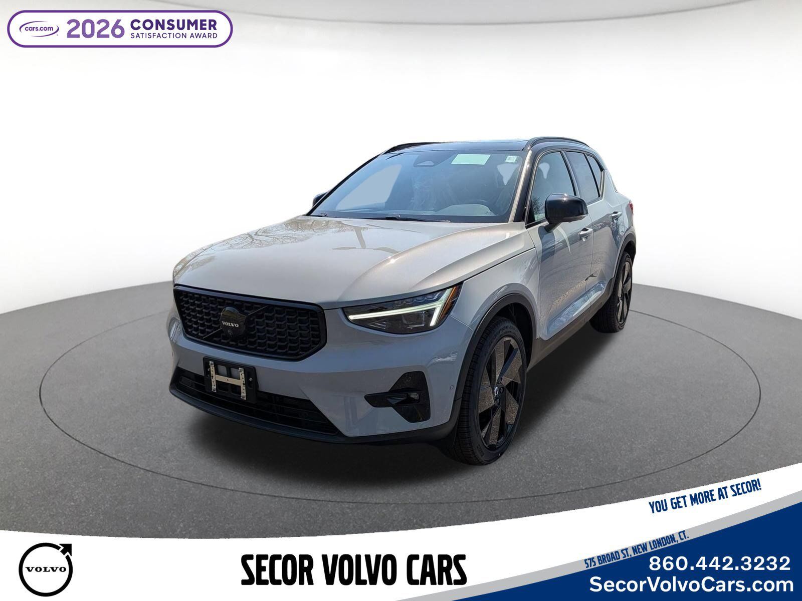 2026 VOLVO XC40