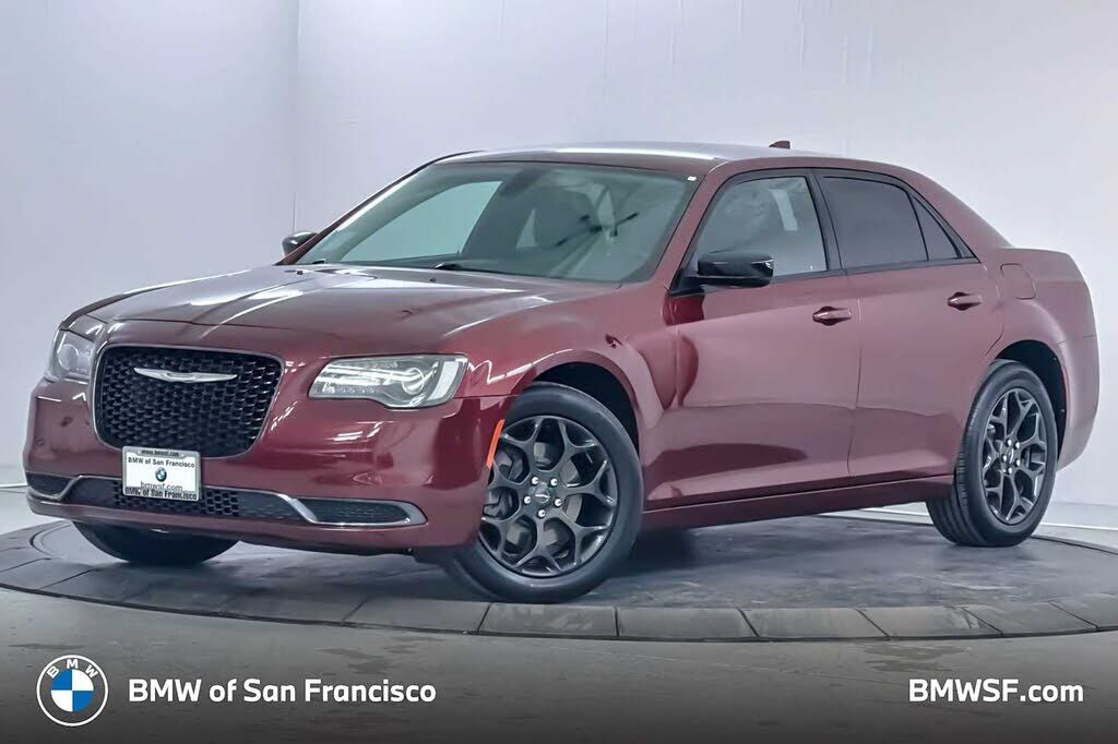 2019 CHRYSLER 300