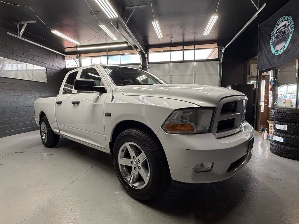 2012 DODGE Ram