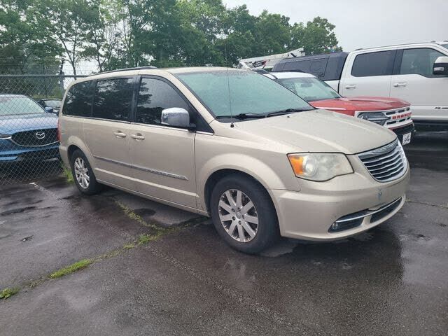 2012 CHRYSLER Town and Country