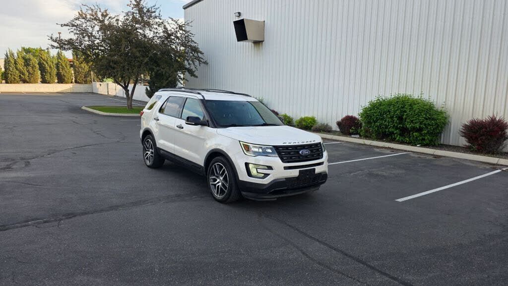 2017 FORD Explorer