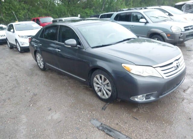 2011 TOYOTA Avalon