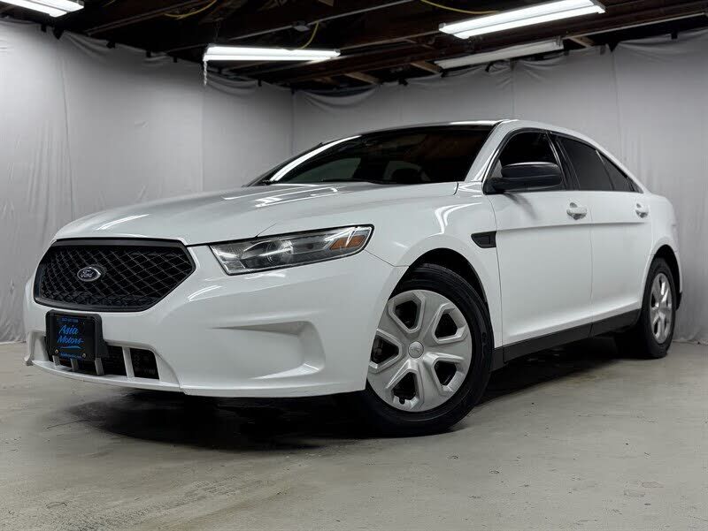 2013 FORD Taurus