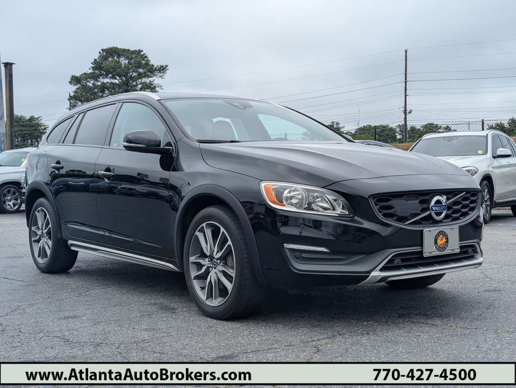 2015 VOLVO V60