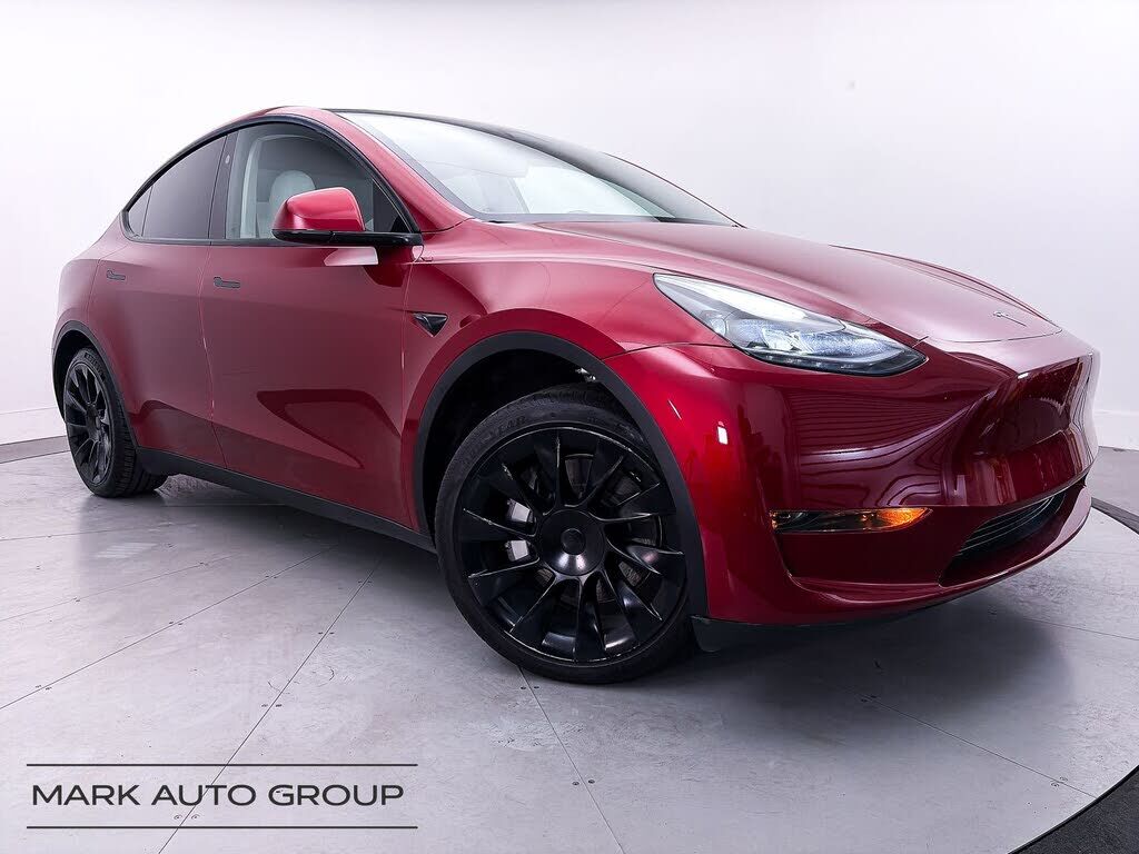 2024 TESLA Model Y