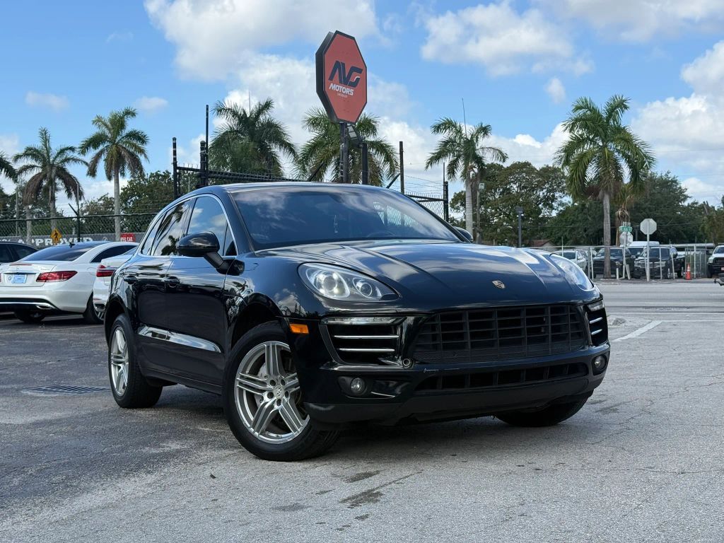 2015 PORSCHE Macan