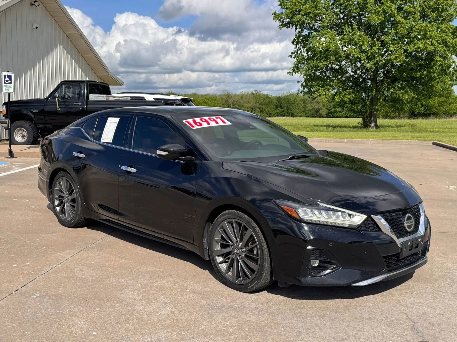 2019 NISSAN Maxima