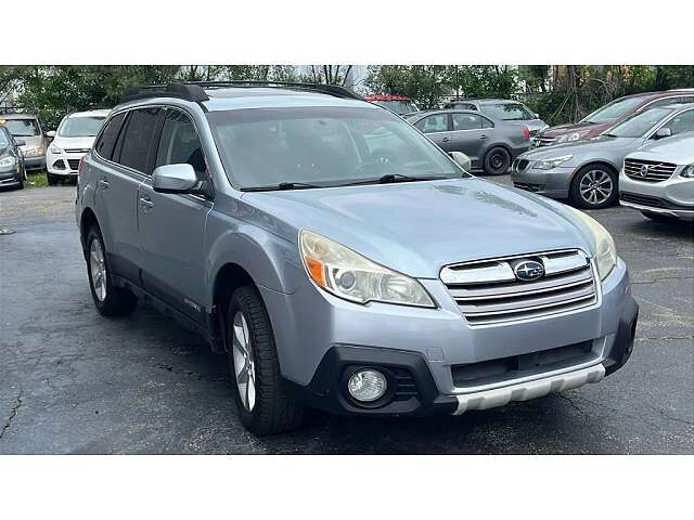 2013 SUBARU Outback