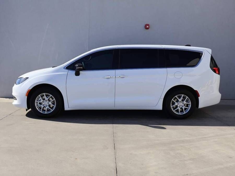 2026 CHRYSLER Voyager