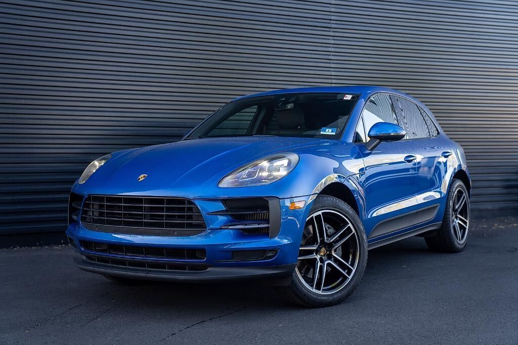 2020 PORSCHE Macan