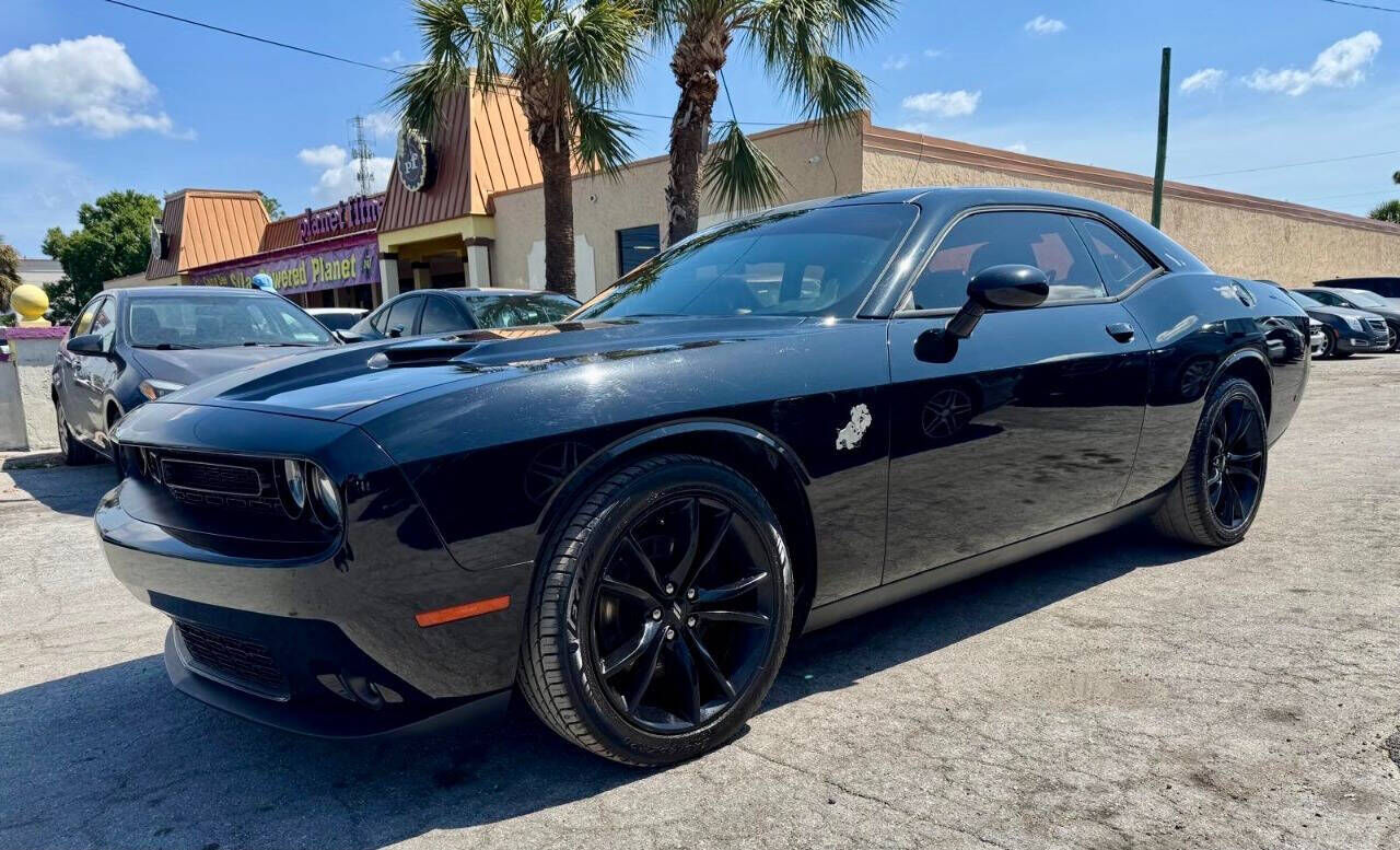 2017 DODGE Challenger