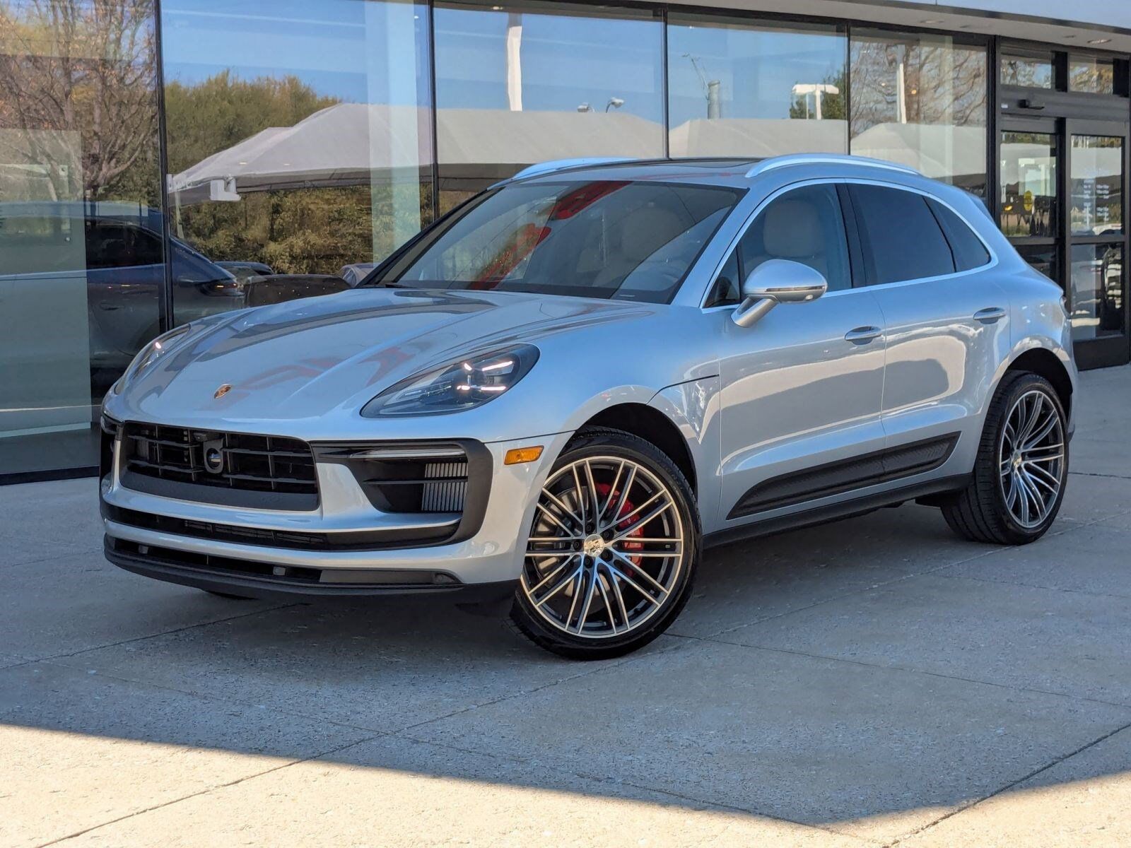 2026 PORSCHE Macan