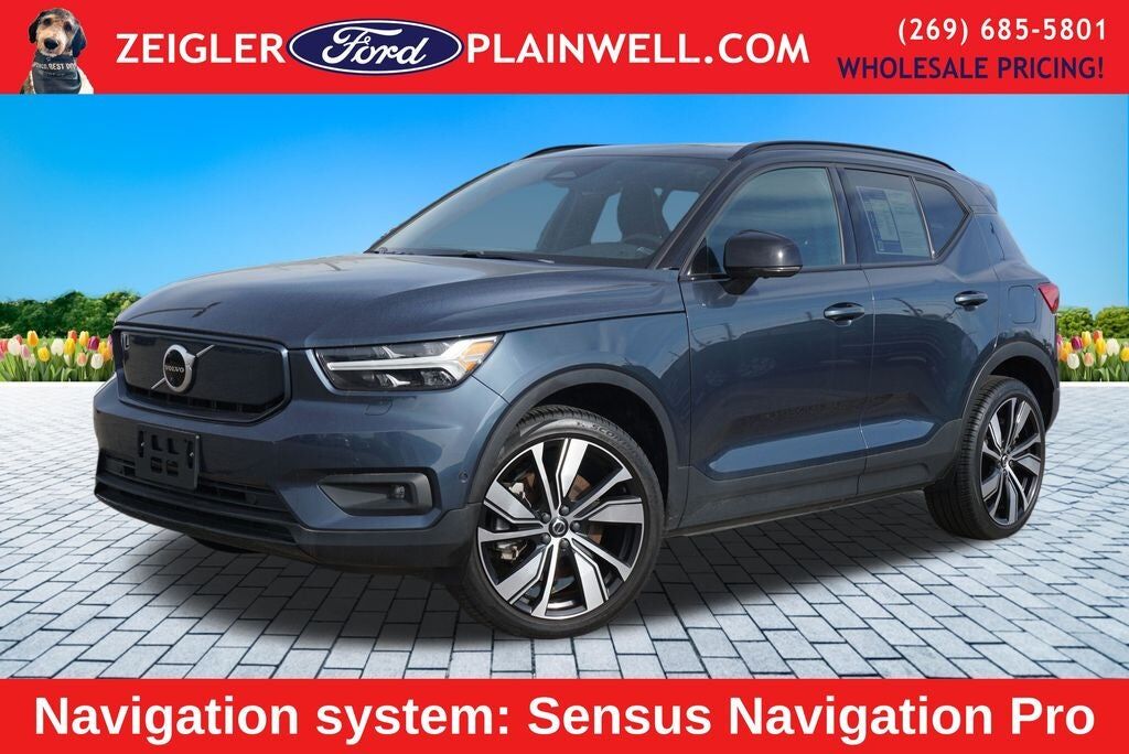 2022 VOLVO XC40
