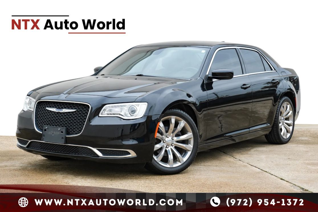 2019 CHRYSLER 300
