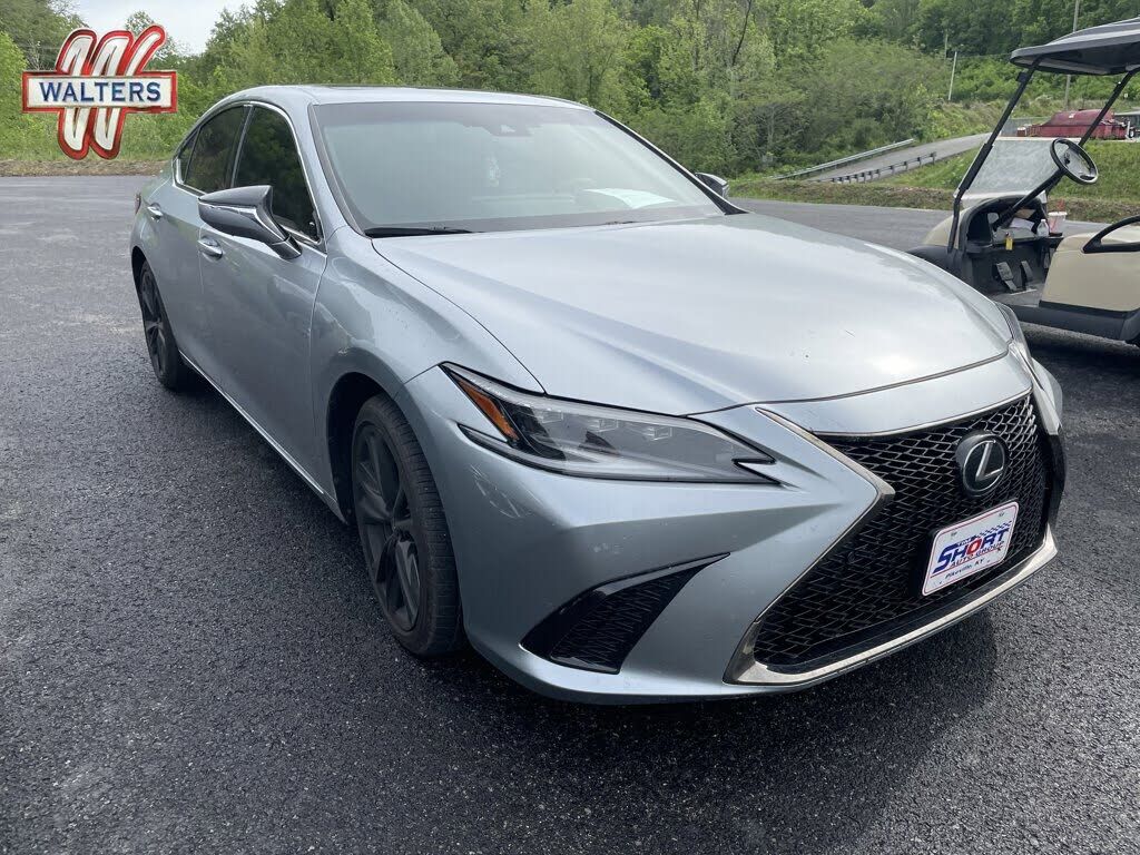 2022 LEXUS ES