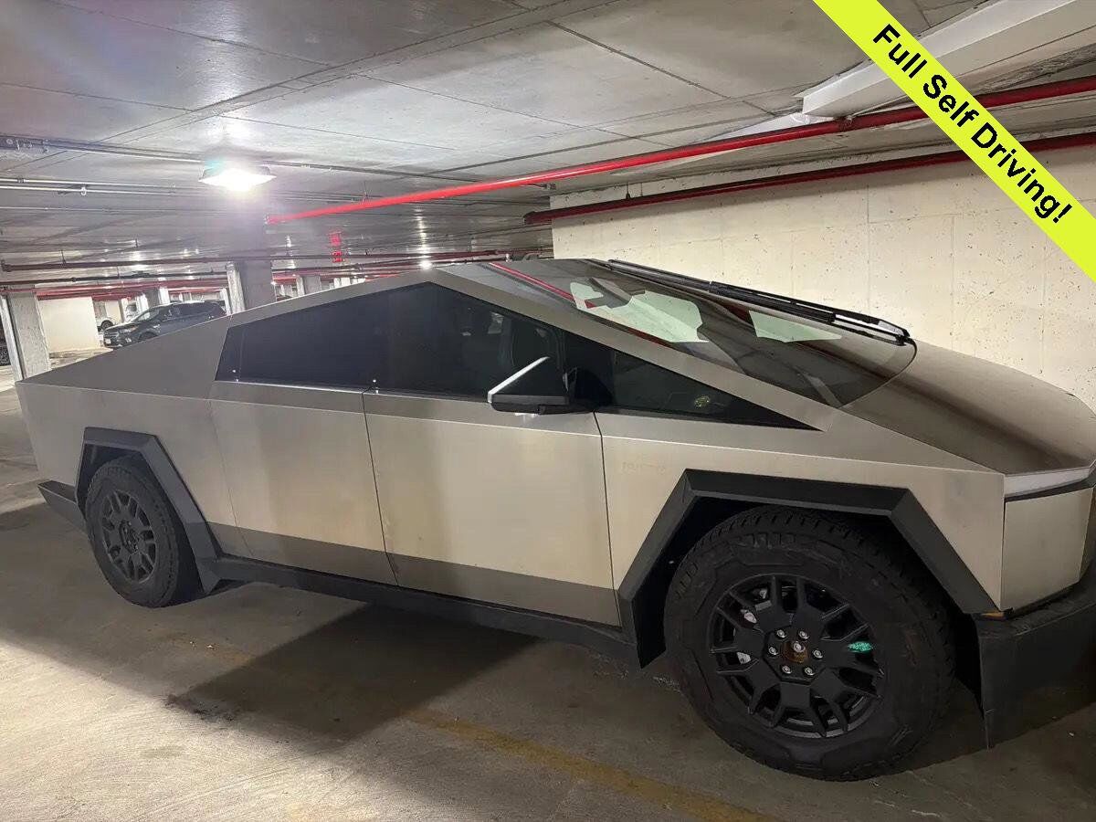 2024 TESLA Cybertruck