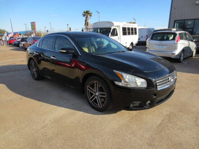 2011 NISSAN Maxima