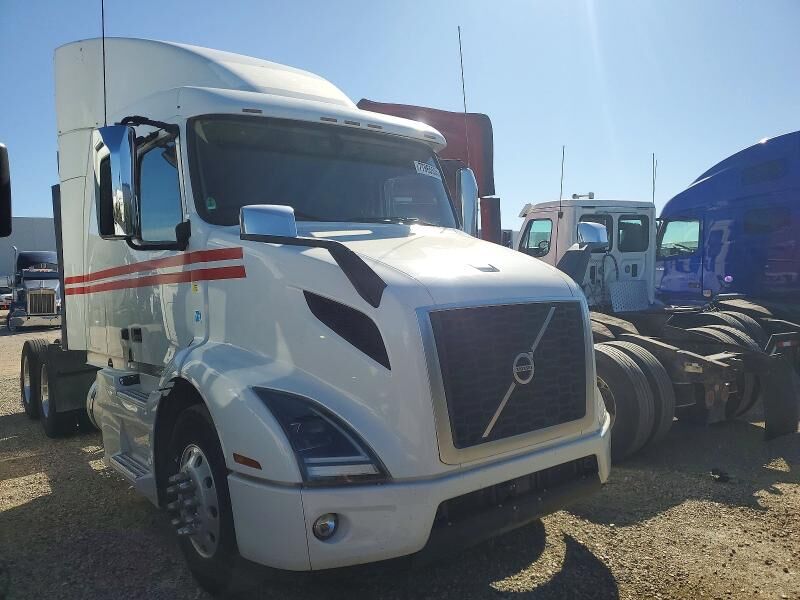 2020 VOLVO TRUCK VNR