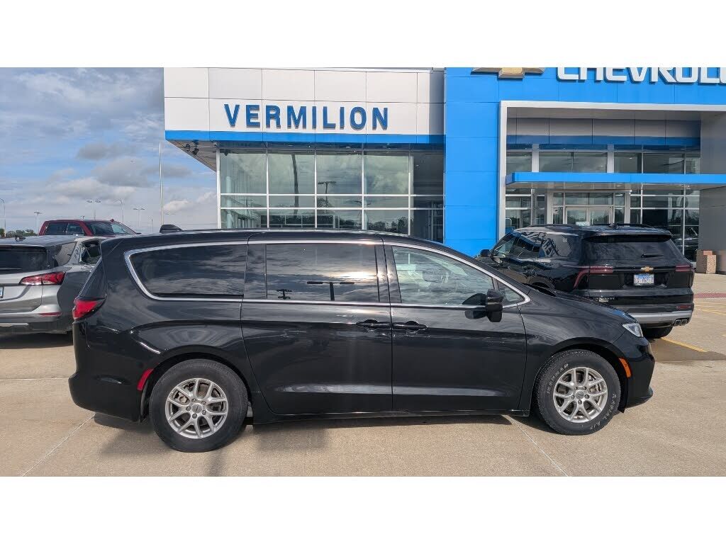 2023 CHRYSLER Pacifica