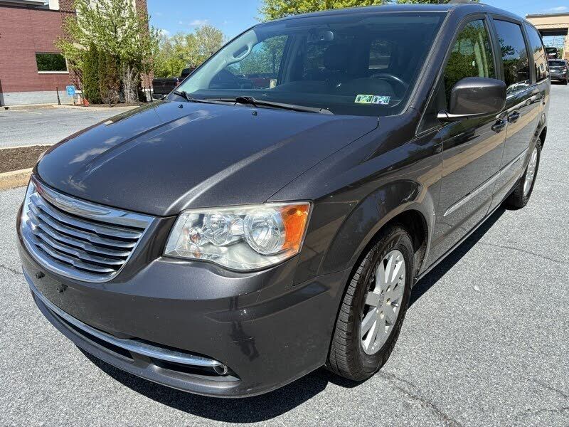 2016 CHRYSLER Town and Country
