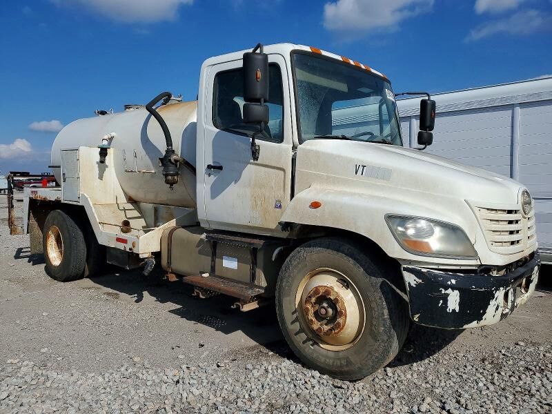 2010 HINO Conventional Type Truck