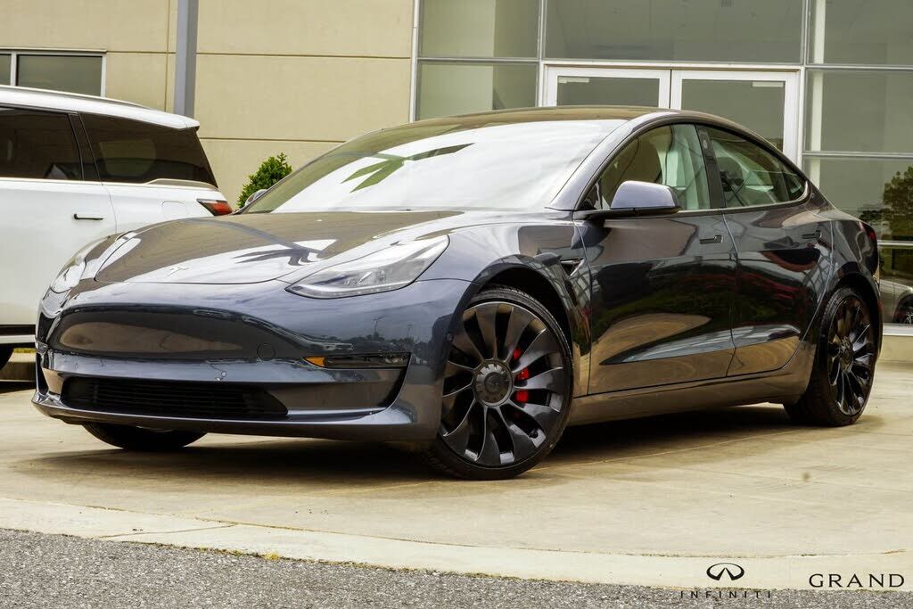2022 TESLA Model 3