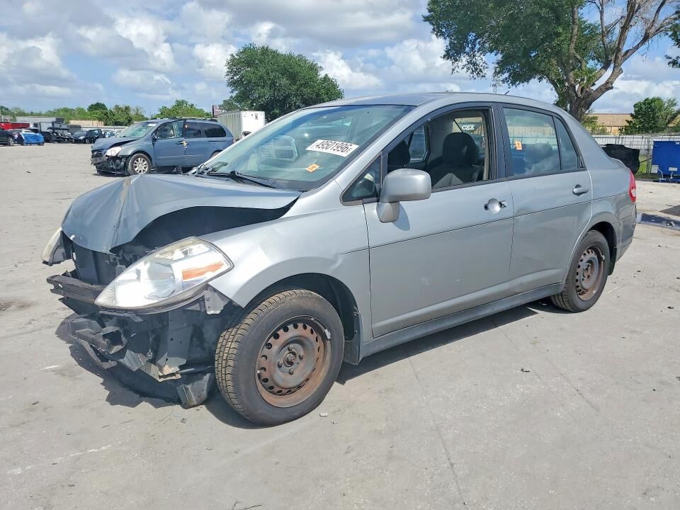 2011 NISSAN Versa