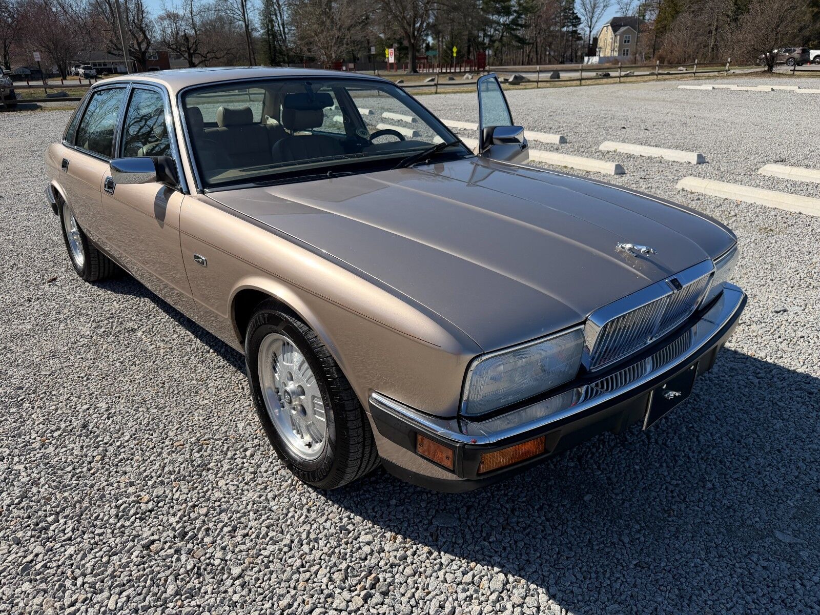 Jaguar XJ6