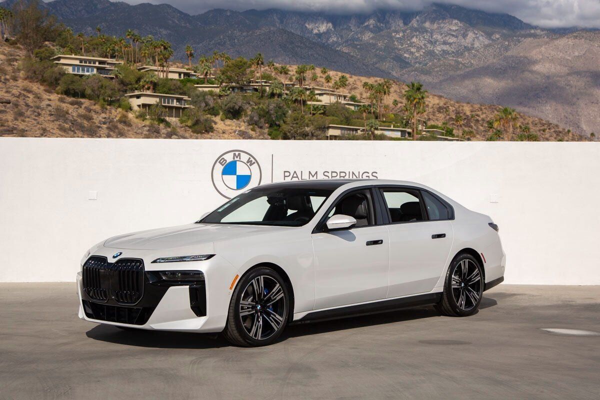 2025 BMW i7