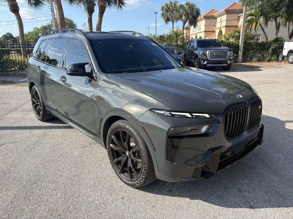 2023 BMW X7