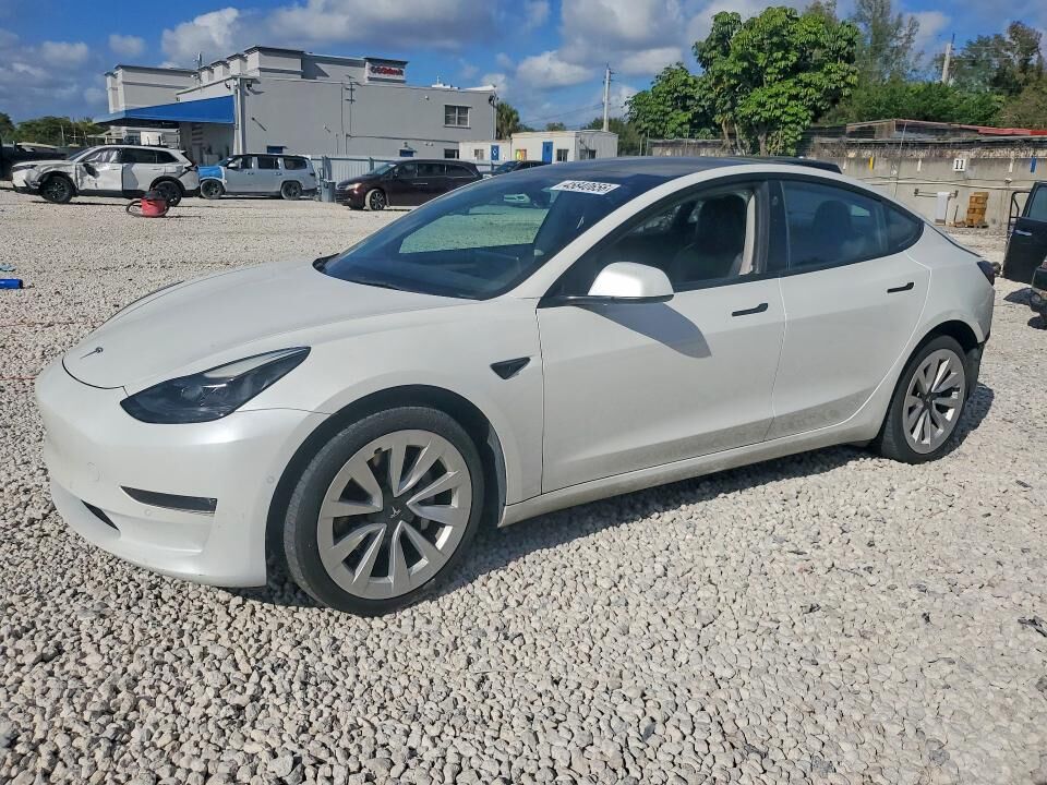 2022 TESLA Model 3