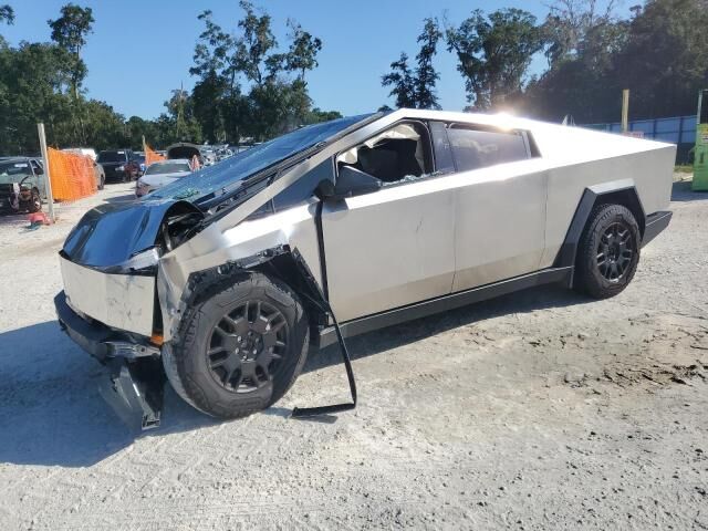 2024 TESLA Cybertruck