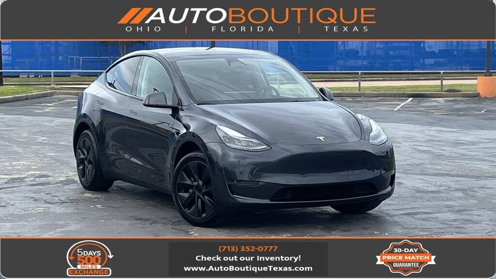 2024 TESLA Model Y