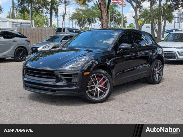 2022 PORSCHE Macan