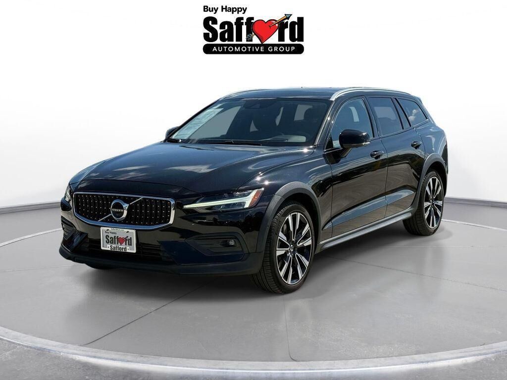 2021 VOLVO V60CC