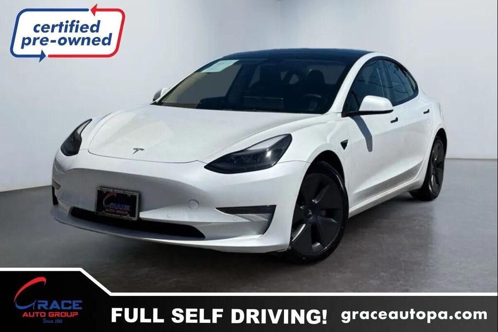 2022 TESLA Model 3