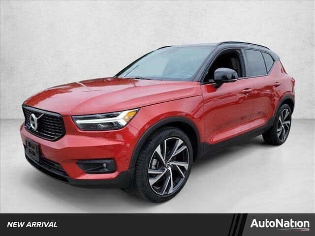 2022 VOLVO XC40