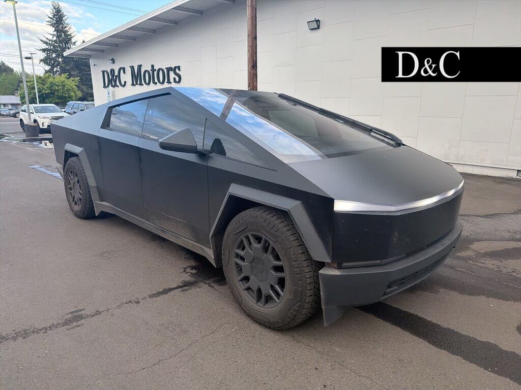 2024 TESLA Cybertruck