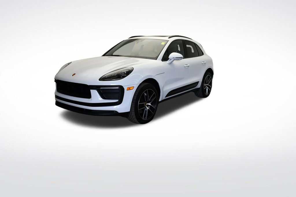 2023 PORSCHE Macan