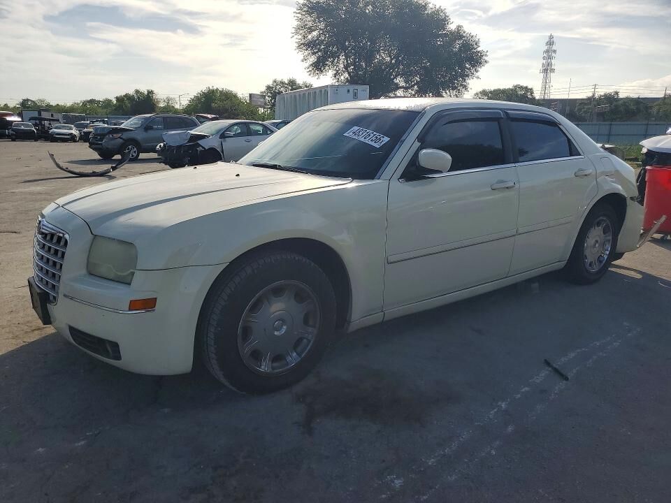 2005 CHRYSLER 300