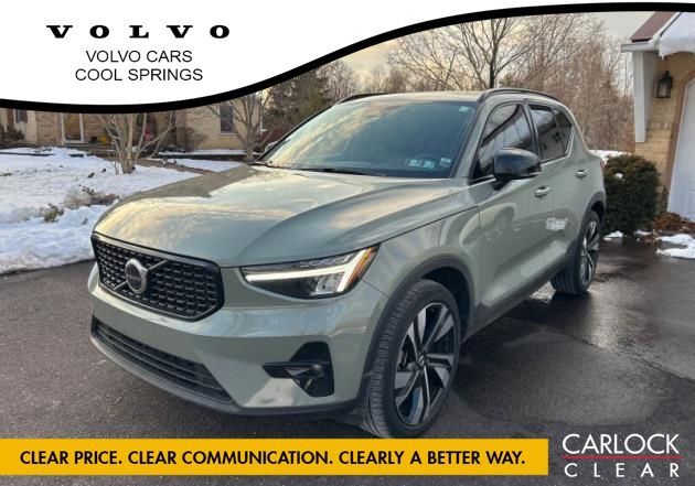 2023 VOLVO XC40