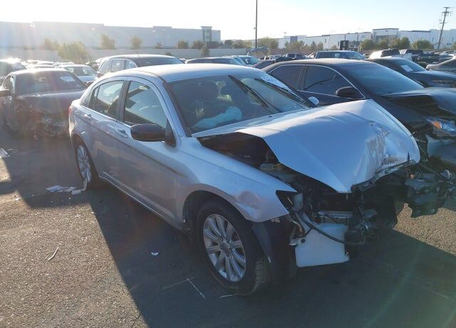 2011 CHRYSLER 200