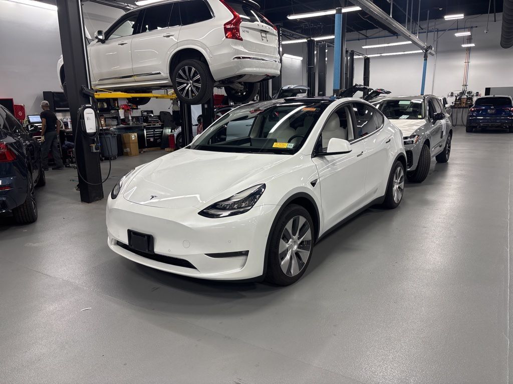 2021 TESLA Model Y