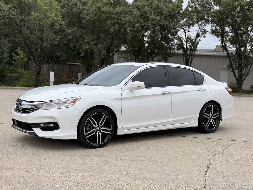 2017 HONDA Accord