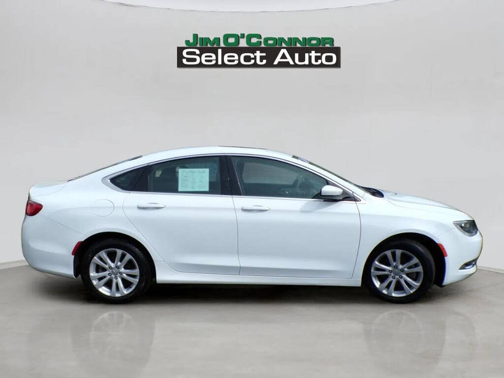 2016 CHRYSLER 200